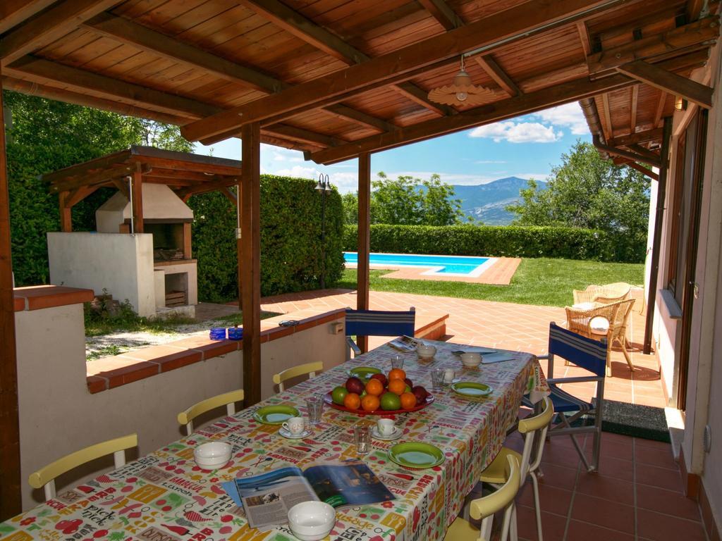 Belvilla By Oyo Villa Insieme San Valentino in Abruzzo Citeriore Room photo